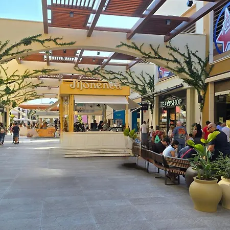 Villa Iguanas