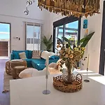 Iguanas Villa