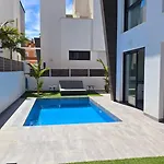 Iguanas Villa