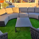 Iguanas Villa